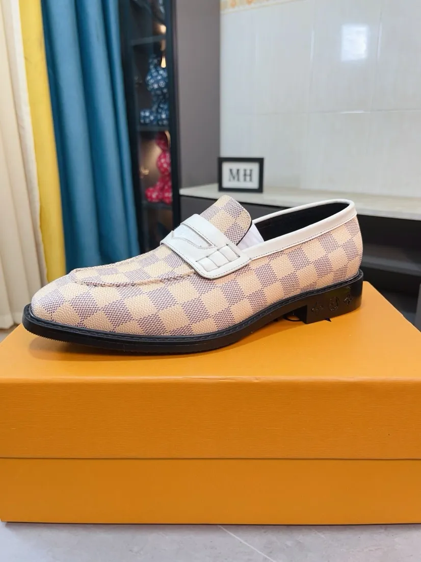 Ex-factory price 720🌹🌹High version [LV] Louis Vuitton's popular casual leather shoes🎖Fashionable and elegant🎖🎖Material: Original imported open-edge beaded cowhide, washed cowhide leather lining, original open-molded rubber outsole, high-end and classy, ​​elegant quality, instantly transforming into a handsome man ❤❤Standard\nNumber: 38-44